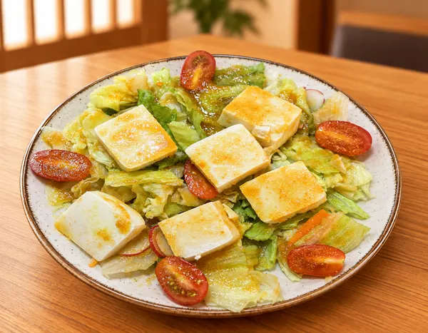 Tofu salát s domácím dresinkem